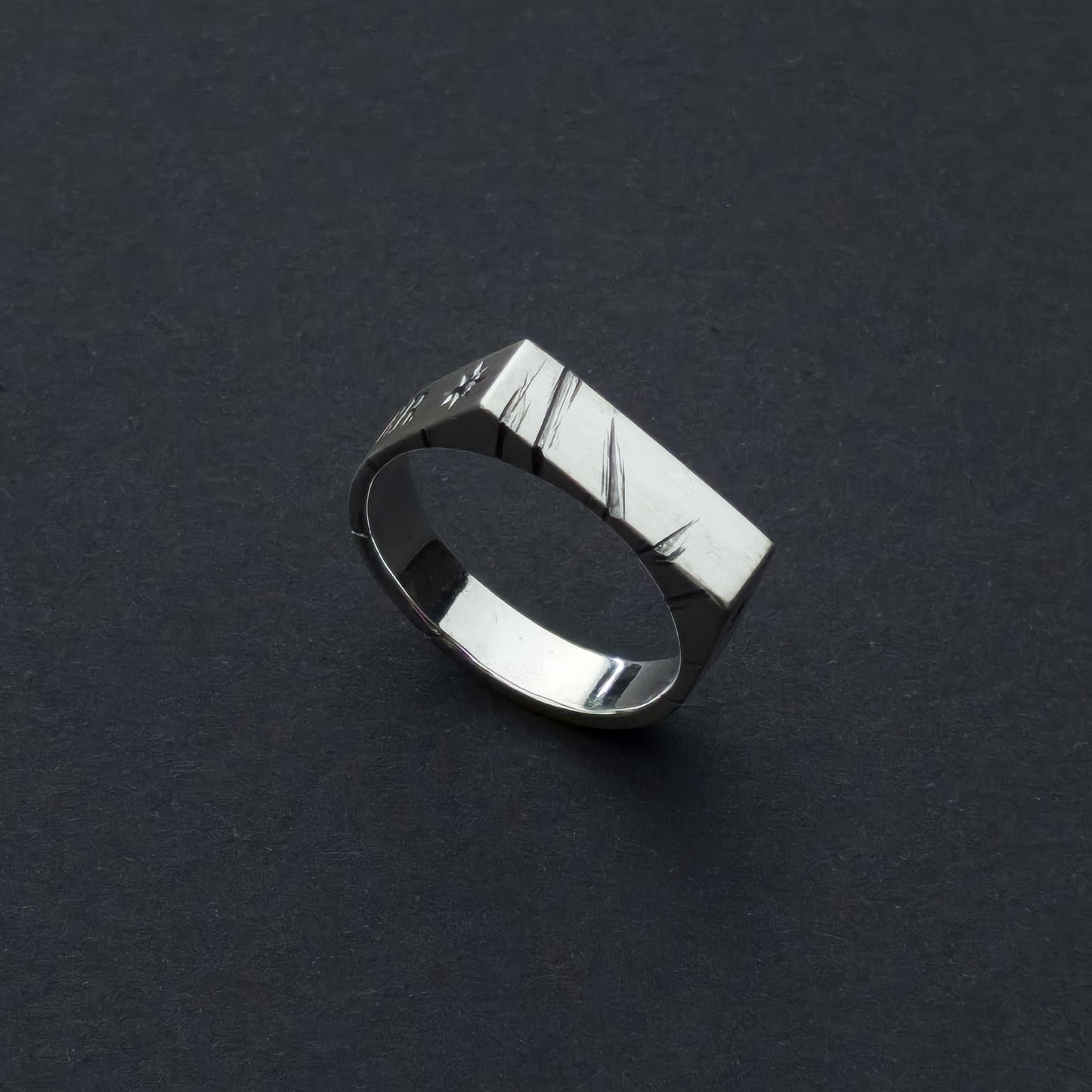 STOIC Peaky Ring - Midwinter outside