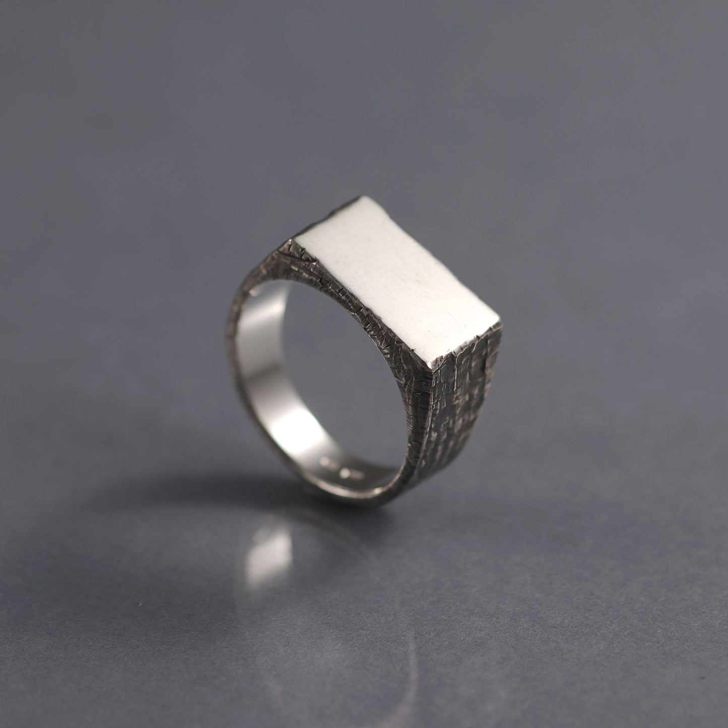 FORGED Raw-cut ezüst pecsétgyűrű